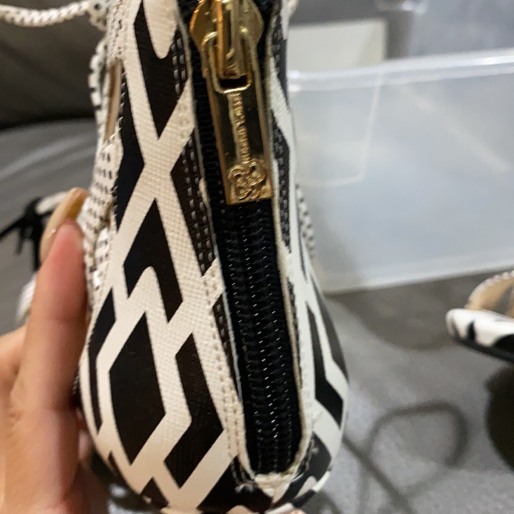 Jessica Simpson black & white tie heeled sandal - Picture 4 of 4